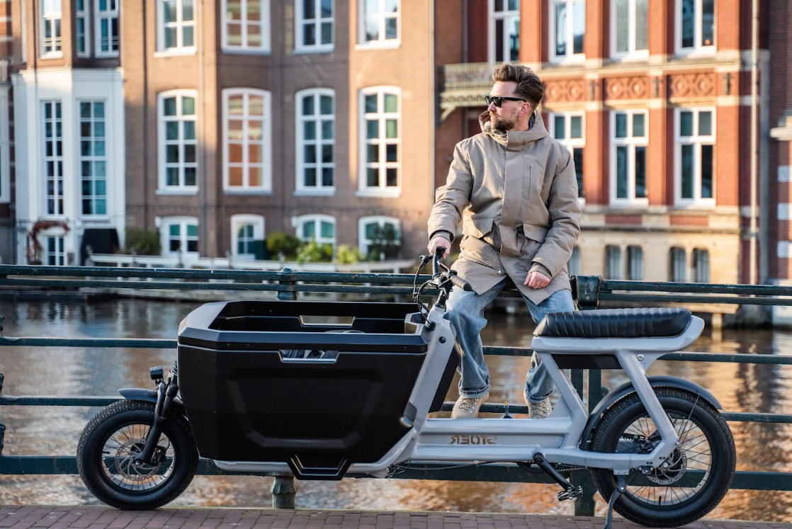 What is the difference between a regular cargo bike and an electric cargo bike?