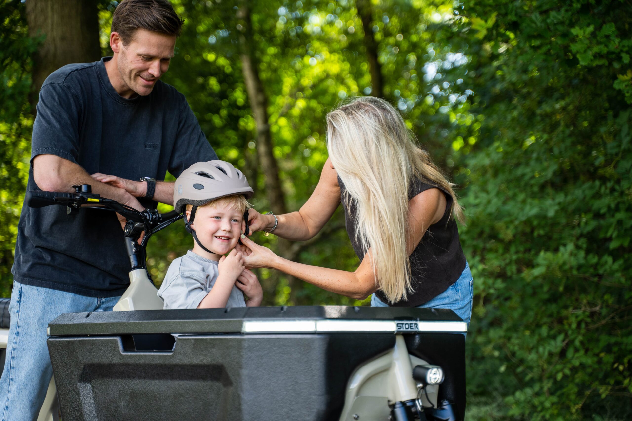 What can you use the bucket assembly of an electric fatbike for?